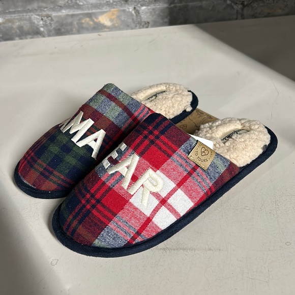 NWT Dearfoams Limited Edition Family Plaid Slippers Mama Bear - Picture 2 of 3